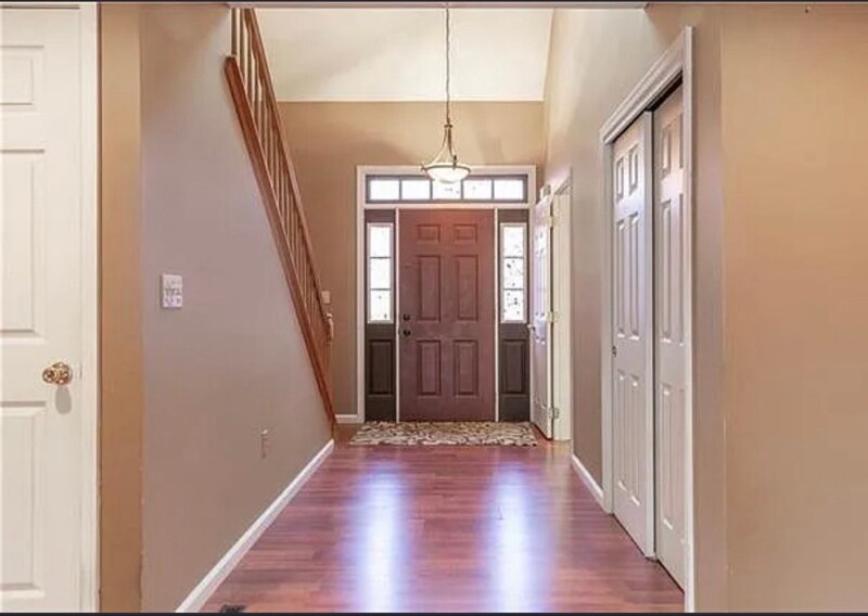 Building Photo - 2635 Upper Way