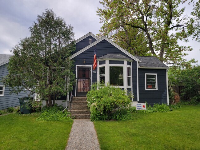 Primary Photo - 722 Lewis Ave