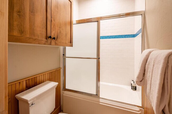 Building Photo - 66 Mountain Loop Rd