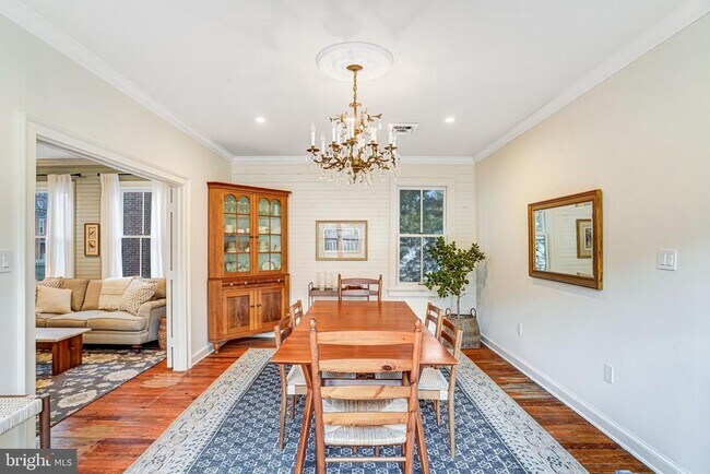 Building Photo - 7153 Main St