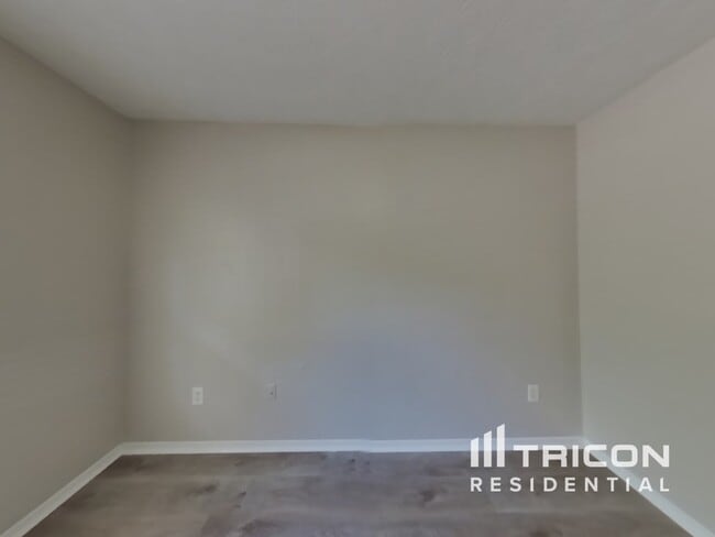 Building Photo - 5708 St Thomas Dr