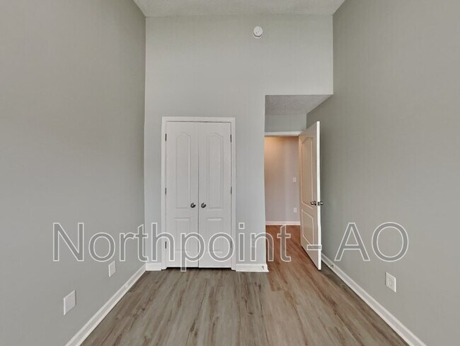 Building Photo - 8616 Thomas Ln