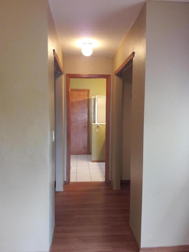 Building Photo - 2215 Sunstone Dr NW