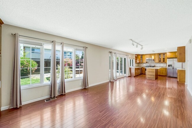 Building Photo - 35216 Wycombe Pl