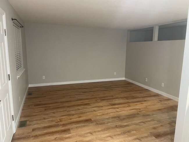 Building Photo - 3228 W Girard Ave