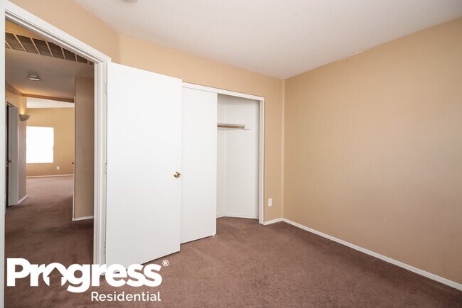 Building Photo - 9134 W Hazelwood St