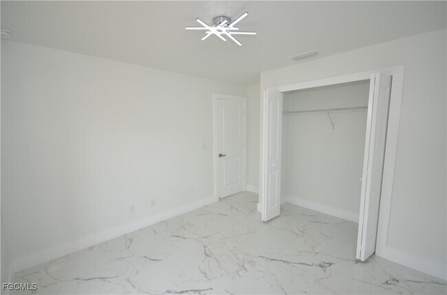 Building Photo - 1132 Edelweiss St E