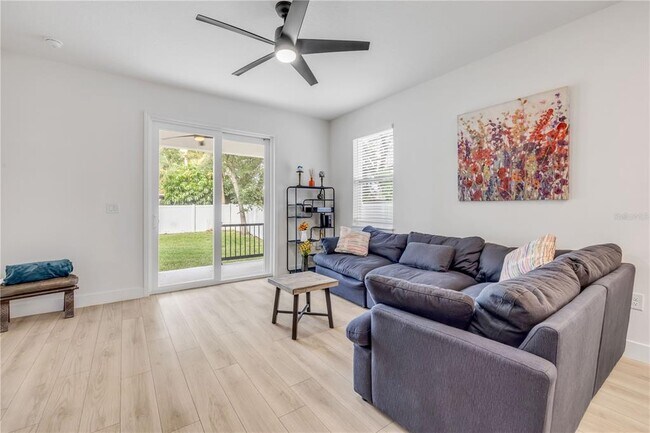 Building Photo - 350 2nd Ave E