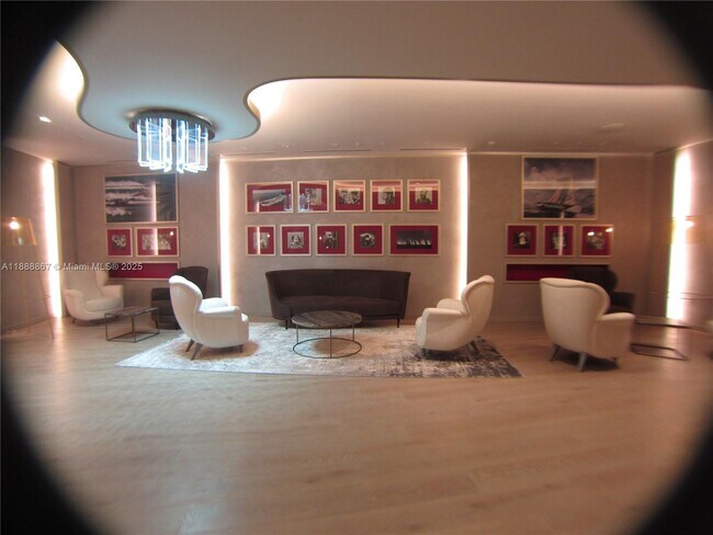 Building Photo - 1000 Brickell Plaza