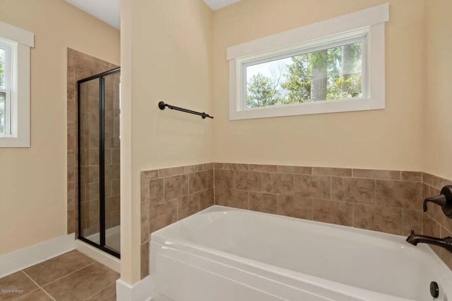 Building Photo - 6018 Shinnwood Rd