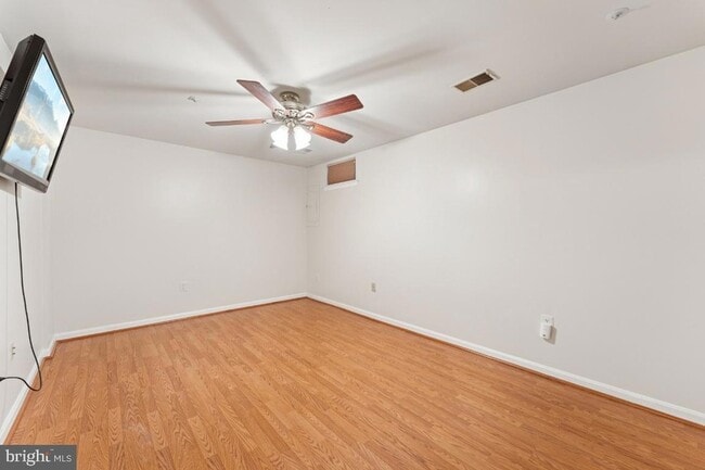 Building Photo - 127 College Station Dr