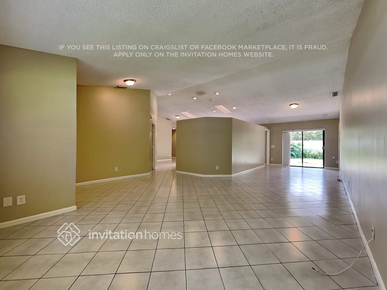Building Photo - 378 N Country Club Blvd