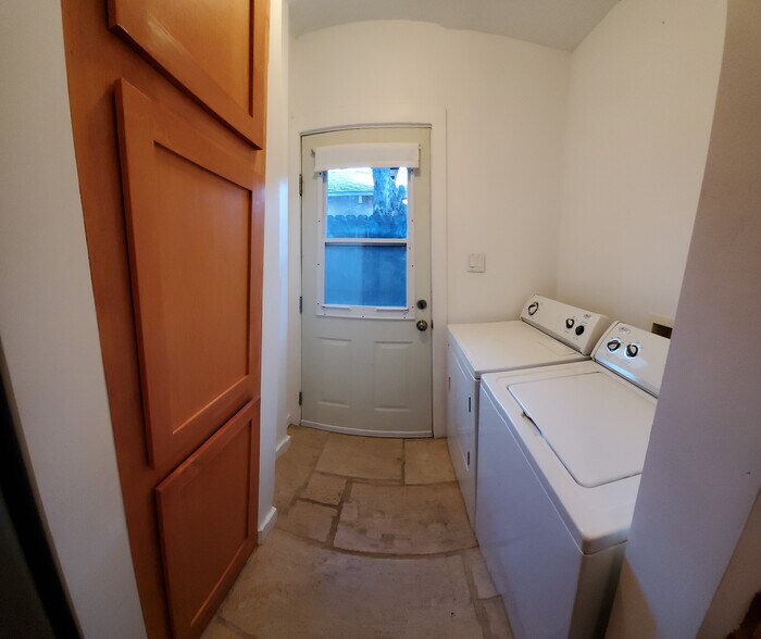 Building Photo - 4431 S Centinela Ave