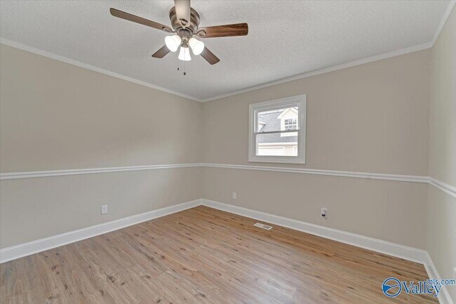 Building Photo - 117 Mandy Dr