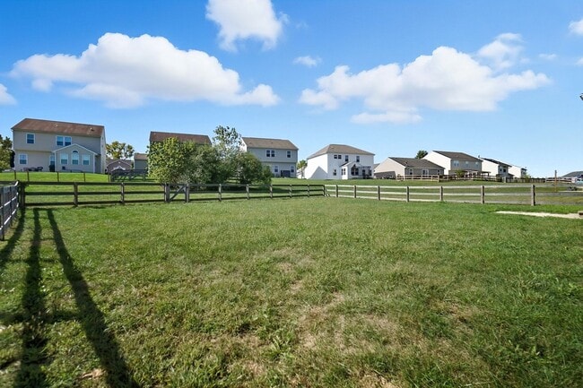 Building Photo - Spacious 4 Bedroom, 2.5 Bathroom home in Morrow, OH!