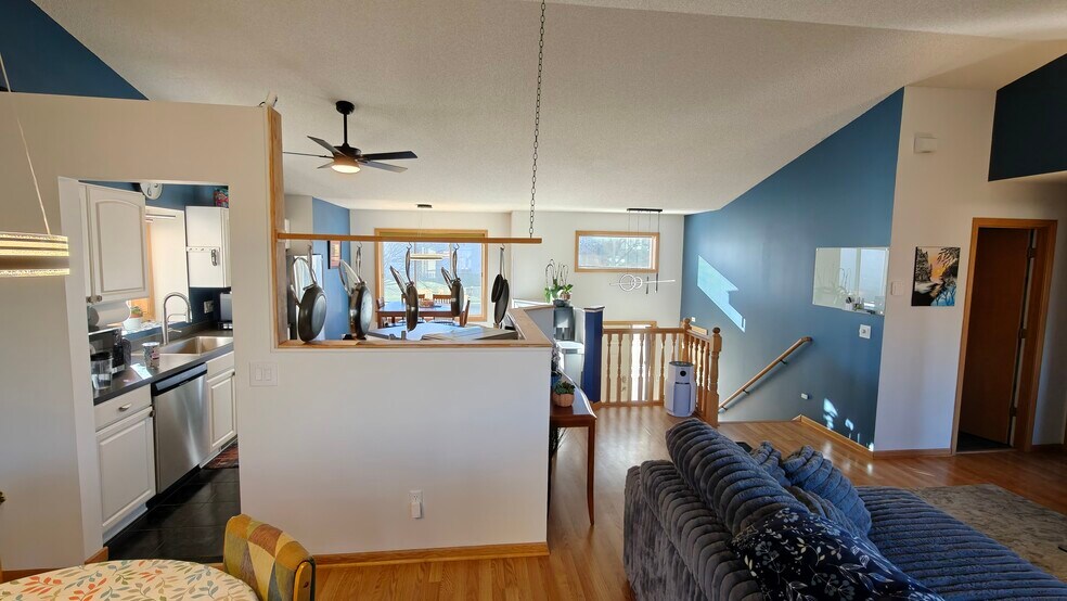 Building Photo - 1943 Parkway Ave