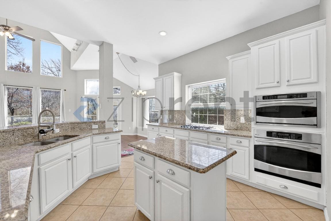 Building Photo - 909 Parker Dr