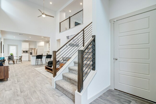 Building Photo - 12827 Barnsbury Ln