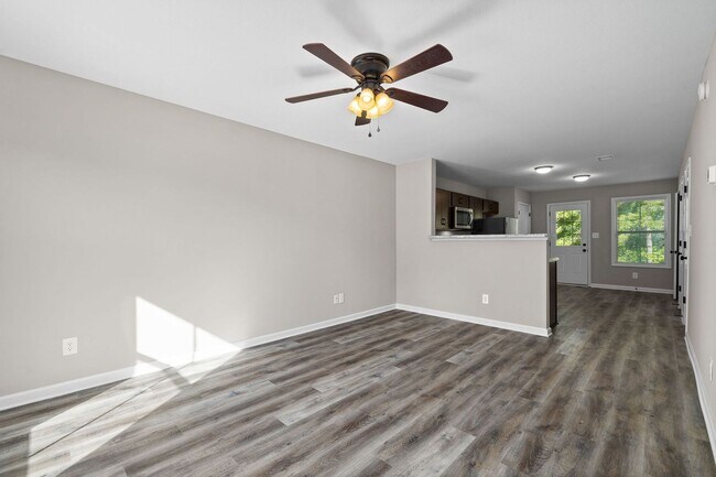 Building Photo - 260 Smithson Ln