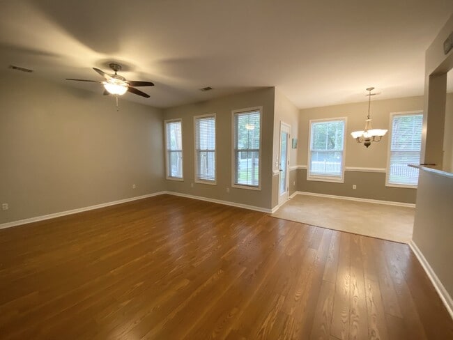 Building Photo - Rent Ready, Four Bedroom Home in Parkside ...