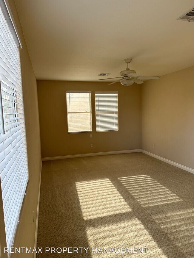 Building Photo - 4 br, 4.5 bath House - 2743 S MILLER LN