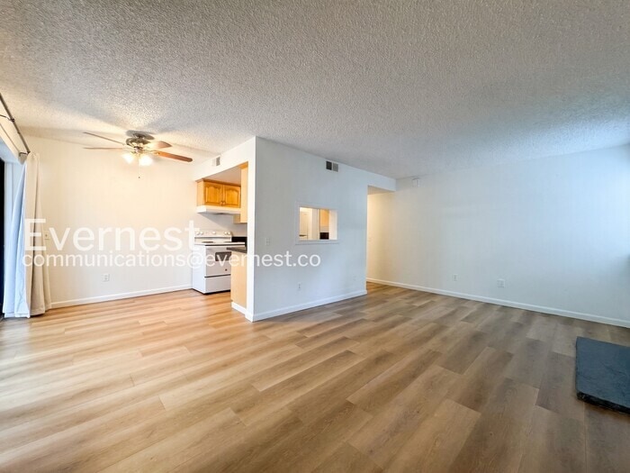 Building Photo - 6470 S Dayton St