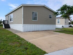 Building Photo - 13744 Wesleyan Blvd