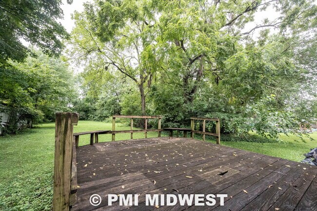 Building Photo - "Charming 3-Bedroom Home with Spacious Layout in Indianapolis!"