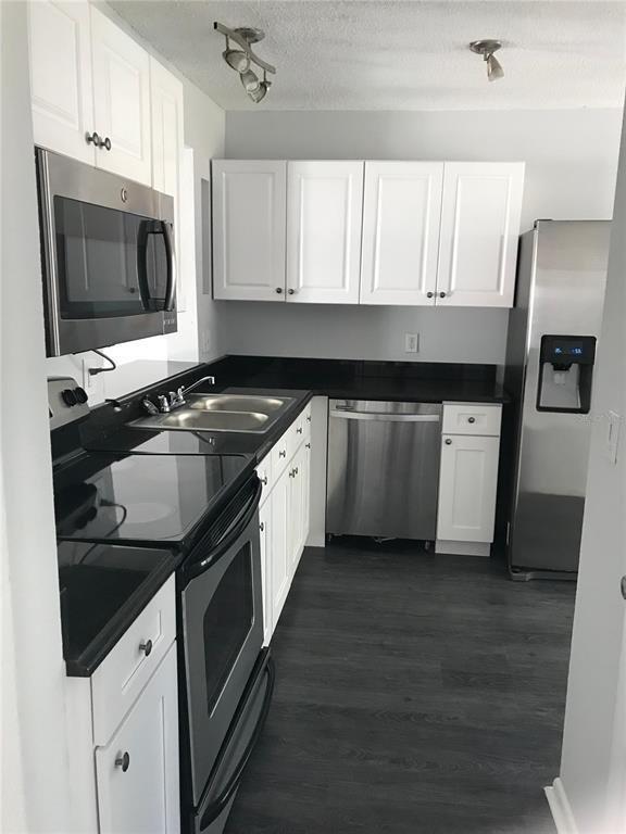 Building Photo - 11141 Essex Ridge Ct