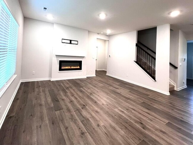 Building Photo - 473 Park Vista Dr