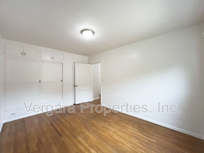 Building Photo - 623 Camino Real