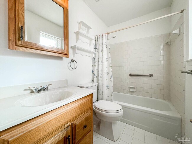 Building Photo - 5527 Sunburst Ln