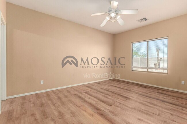 Building Photo - 6118 E Valley View Dr