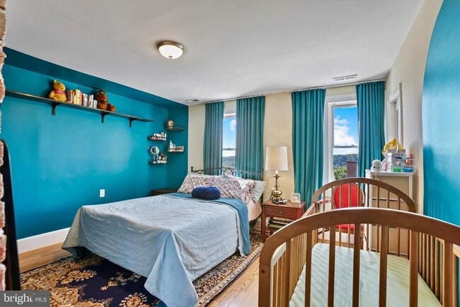 Building Photo - 13 E C St