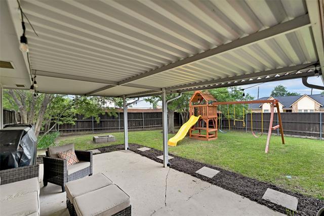 Building Photo - 2600 Summertree Dr