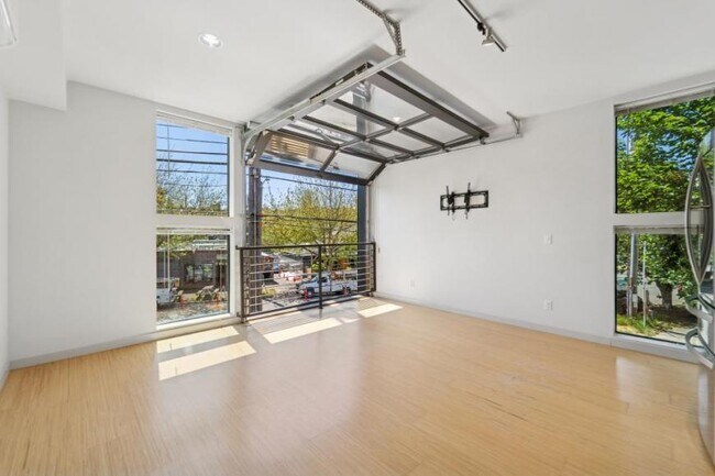 Building Photo - 1 bedroom in Seattle WA 98103