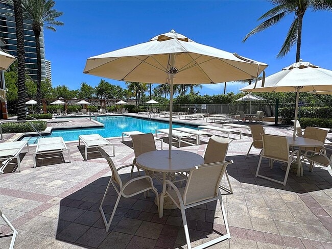 Building Photo - 2080 S Ocean Dr