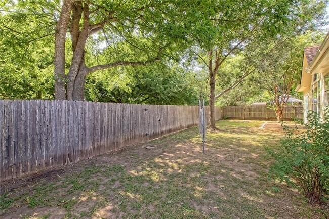 Building Photo - 301 Derby Ln