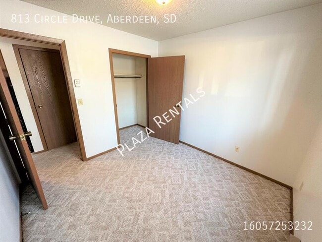 Building Photo - 307 11th Ave NW