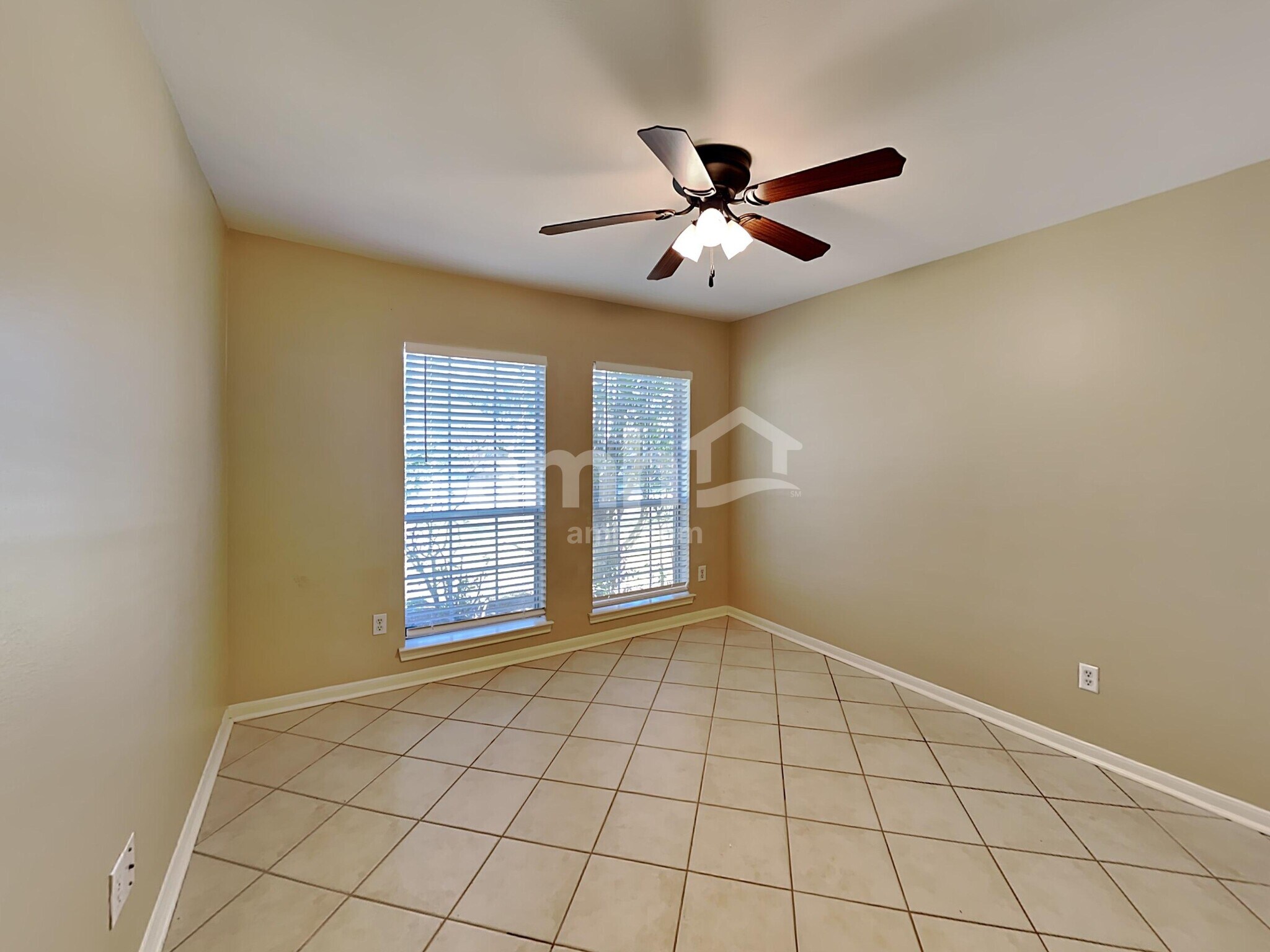 Building Photo - 104 Laguna Pointe Dr