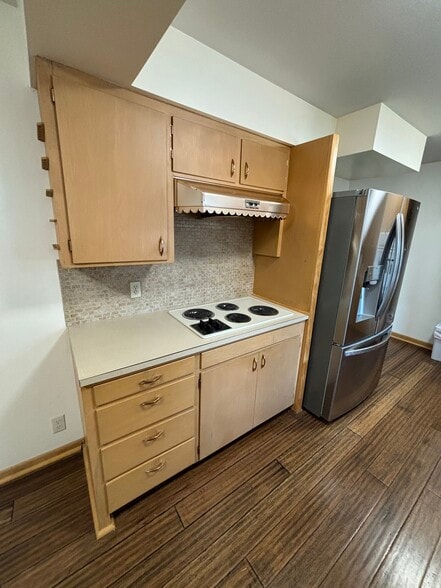 Kitchen cooktop and refrigerator - 815 E 6th St