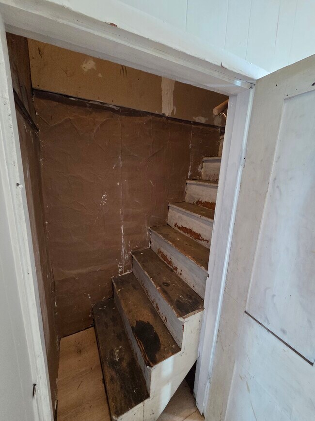 stairs to attic - 116 Mercer St