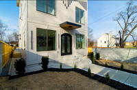 Building Photo - 56 Robertson St