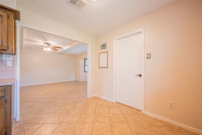 Building Photo - 9202 Benning Dr