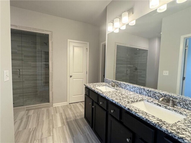 Building Photo - 3219 Weyhill Trl