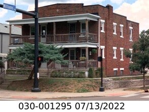 Building Photo - 922 Northwest Blvd