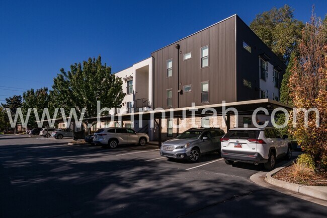 Building Photo - 3225 S 900 E