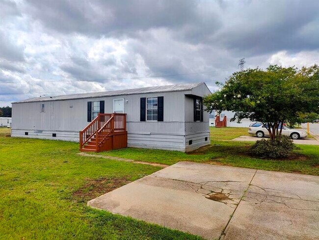 Building Photo - 4409 Rainbow Ln