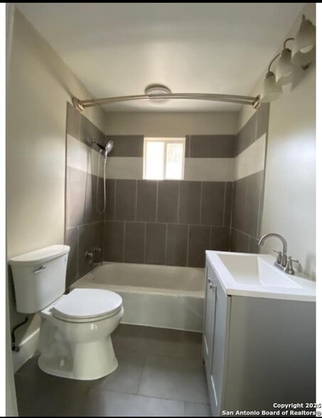 Building Photo - 143 E Baylor