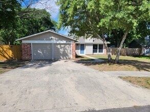 Building Photo - Move in ready. Fully remodeled